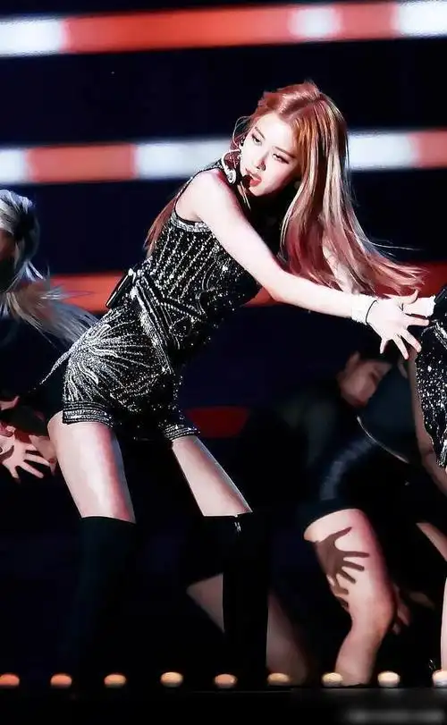 朴彩英舞台上跳舞美照大合集自带气场的高冷御姐颜值逆天