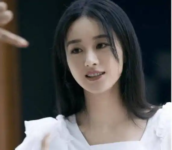 原创赵丽颖工作室晒美照颜值清新黑长直发粉丝甜妹子一枚