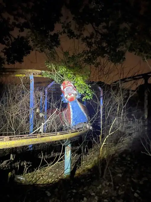 上海松江废弃游乐园