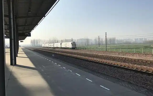 沭阳火车站位于江苏省沭阳县北京南路,隶属于上海铁路局,是新长铁路首