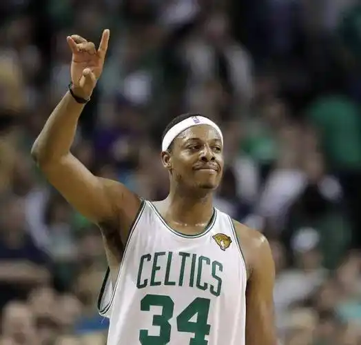 者》播客中,nba 传奇人物保罗·皮尔斯分享了他在夜总会的惊险经历