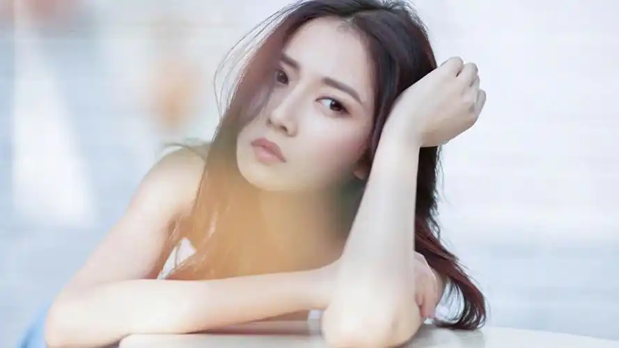 陈钰琪清新淡雅写真桌面壁纸壁纸