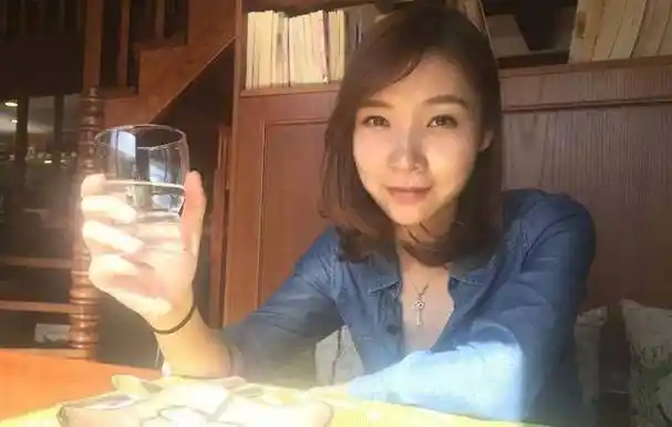 她高考702分被写入史册,清华毕业后又保送北大,如今却是名主播_石悦