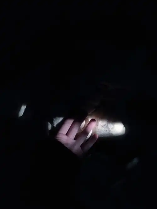 当一束光照进来的时候那么这束光就有罪