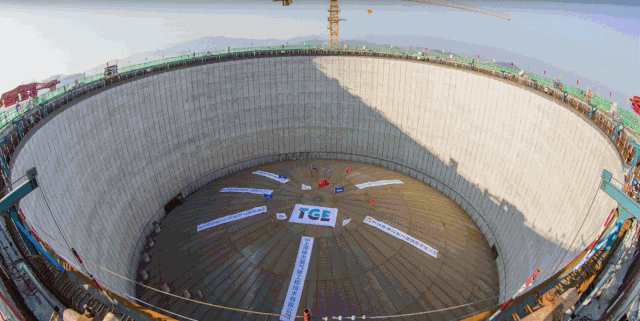 新奥舟山lng接收站二期储罐气顶升圆满成功