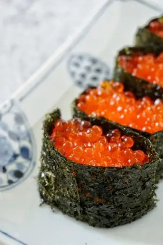 鲑鱼鱼籽寿司的做法