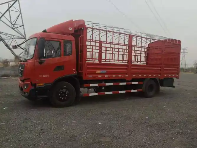 北京东风天锦kr6.8米仓栅式运输车