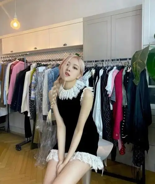 双马尾朴彩英,配上紫色球服太美了!不愧是魅力十足的"野玫瑰"