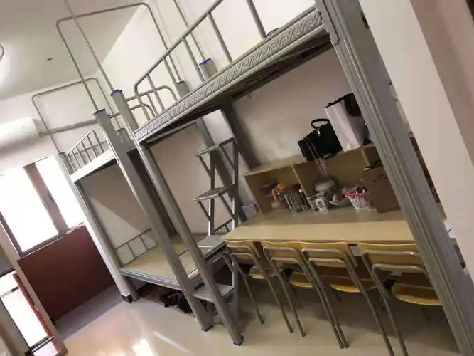 江西工商技工学校寝室