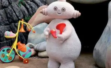 抖音玛卡巴卡一卡哇卡屋是什么歌,一个男生唱的