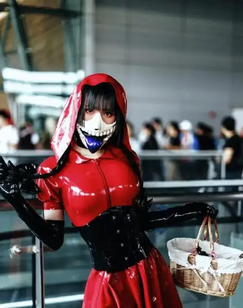 为什么漫展禁止穿皮衣漫展五大禁令胶衣跪姿蝶祈被禁