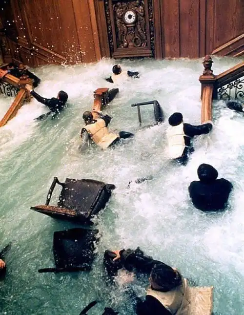 我甚至连他的一张照片都没有,他只活在我的记忆里.——《泰坦尼克号》