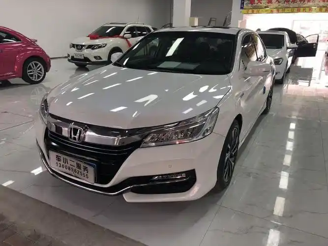 宁波2017年1月本田雅阁2016款20lcvt锐尊版白色手自一体