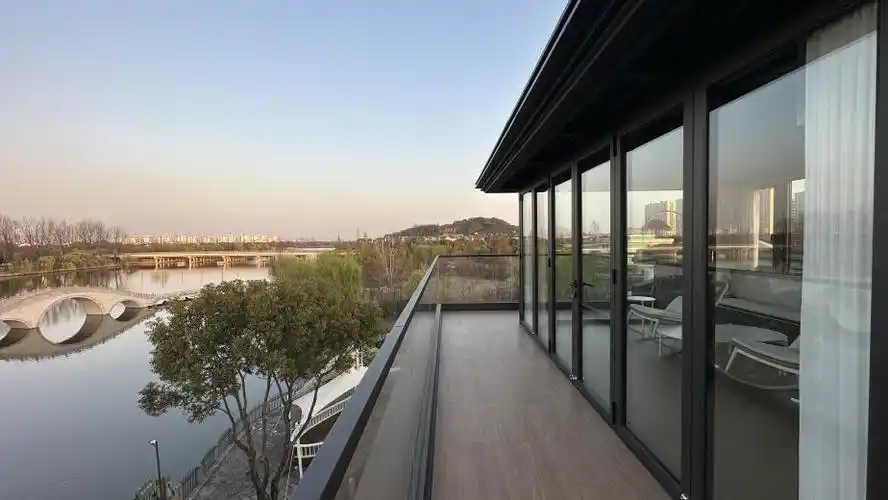 科度定制门窗新作|湖山花园 800方现代极简别墅