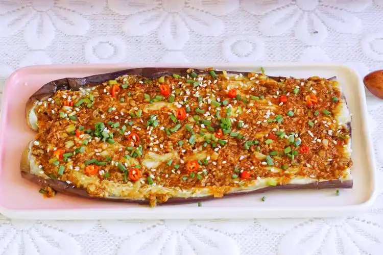 超简单的蒜蓉烤茄子,味道不输烧烤摊