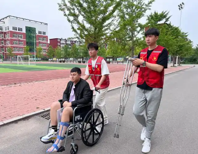 记者在北京,广东,重庆,山西等地看到,为了让广大考生从容应考,在实现