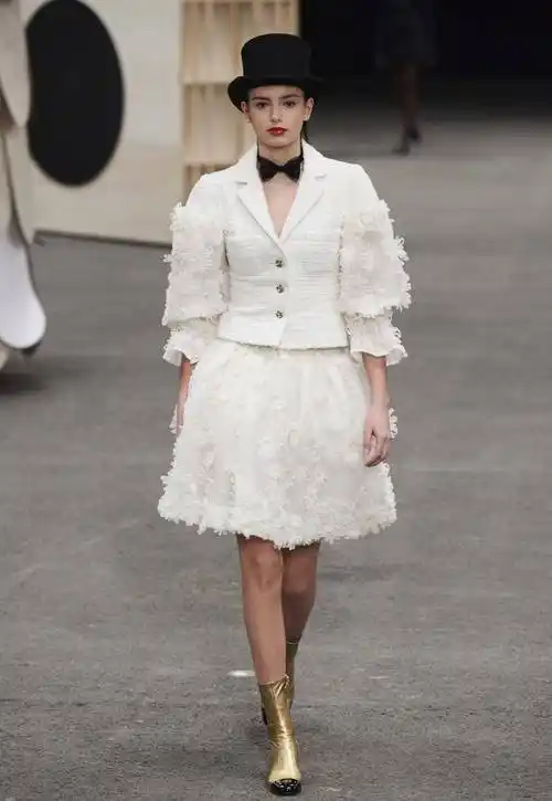 香奈儿 (chanel) 2023 春季高级定制迷你裙-第12张图片-阳光华业