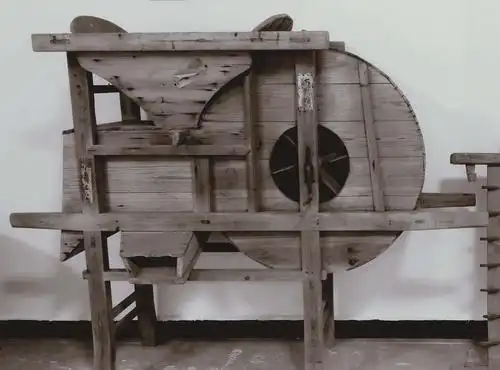 题旧农具十则一一雨潇潇