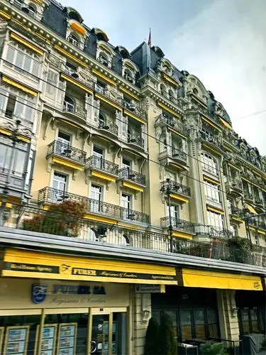 洁净的街道,木质精致的楼房,瑞士的美令我欢喜.