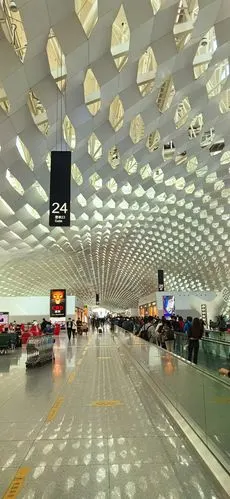 深圳宝安机场候机楼的天花板