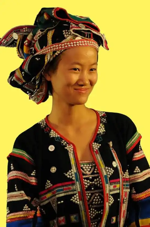 一物vol32哈尼族爱伲女青年装