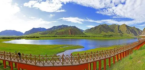 桑科湿地公园位于甘南藏族自治州夏河县拉卜愣寺西南.