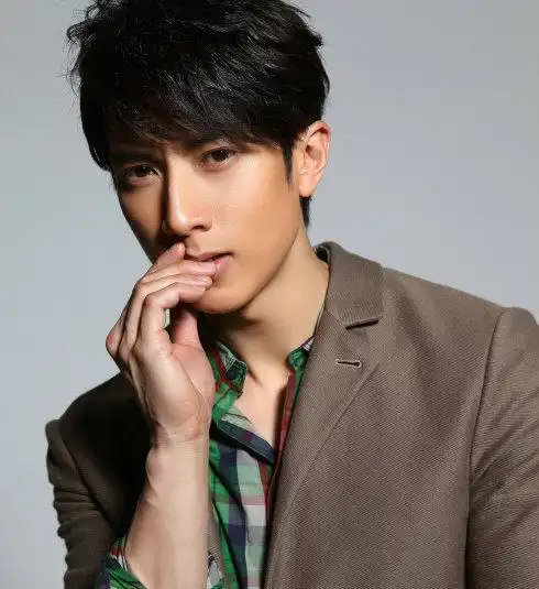 【图】帅气吴尊个人资料简介 文莱王子的父亲是篮球国手?