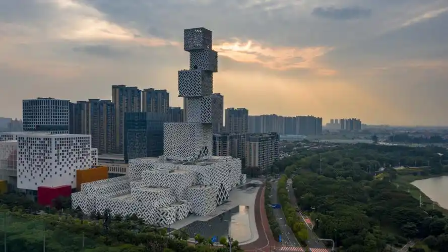 也是佛山新城的地标建筑