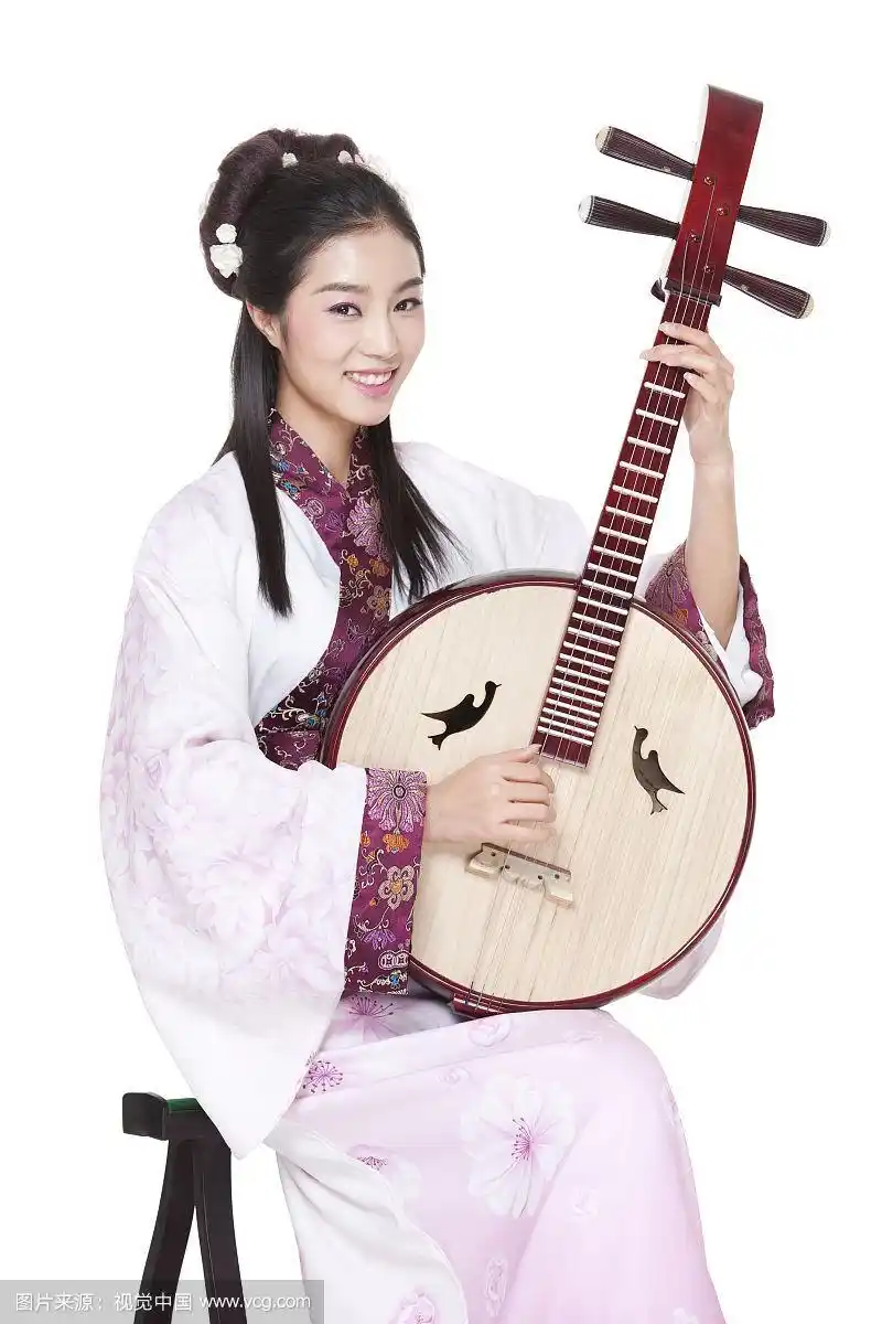 古装美女弹月琴