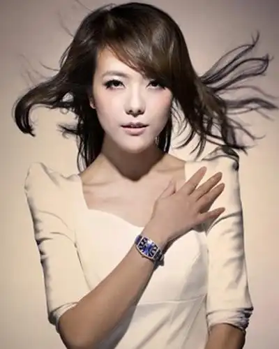 杨乐乐升级当妈 回顾新晋辣妈百变造型