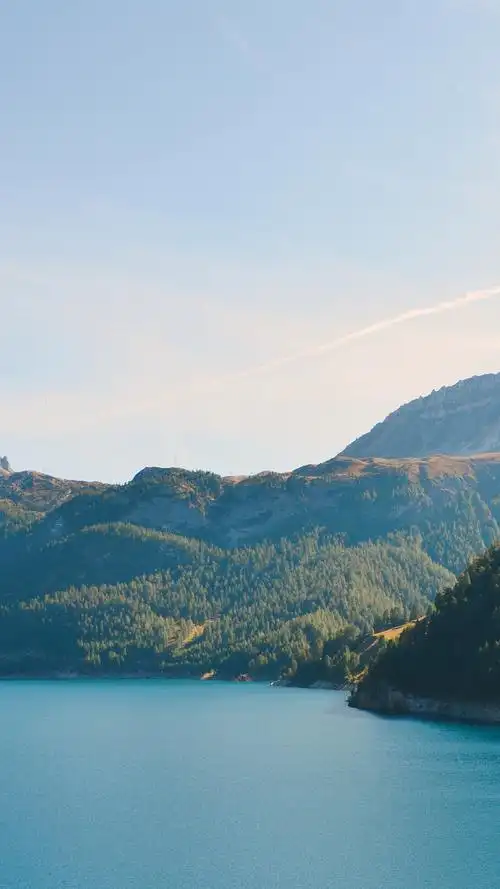 唯美的朝阳大气磅礴的山脉高清手机壁纸朝阳山脉