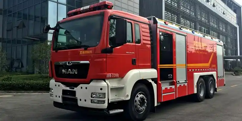曼重型泡沫消防车