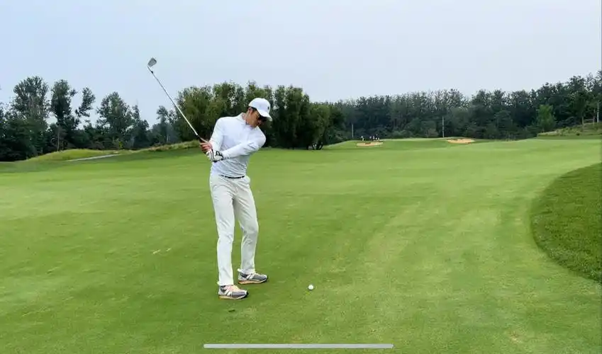 相信一万小时定律,一号杆练得多 明显好一些,挖杆推杆练的少就差不少