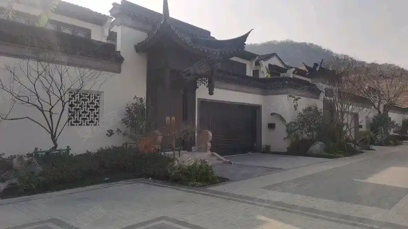 绿城桃源小镇兰颂苑