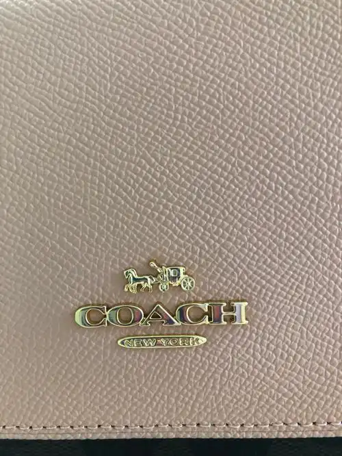 刚入手的coach风琴包请大神帮忙看看真假