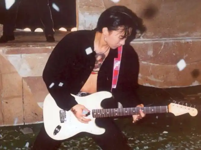 逝世28年对华语音乐影响深远黄家驹和beyond的歌到底什么水平