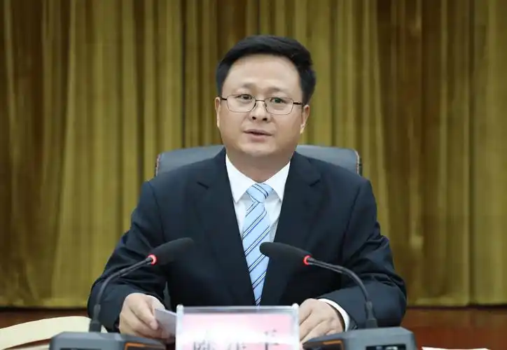 我县召开推进科技创新暨招商引资工作会议