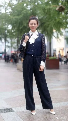 滚叔街拍9月29日衬衫风衣毛背心秋天的温暖感cozysteps最燃大长腿十一