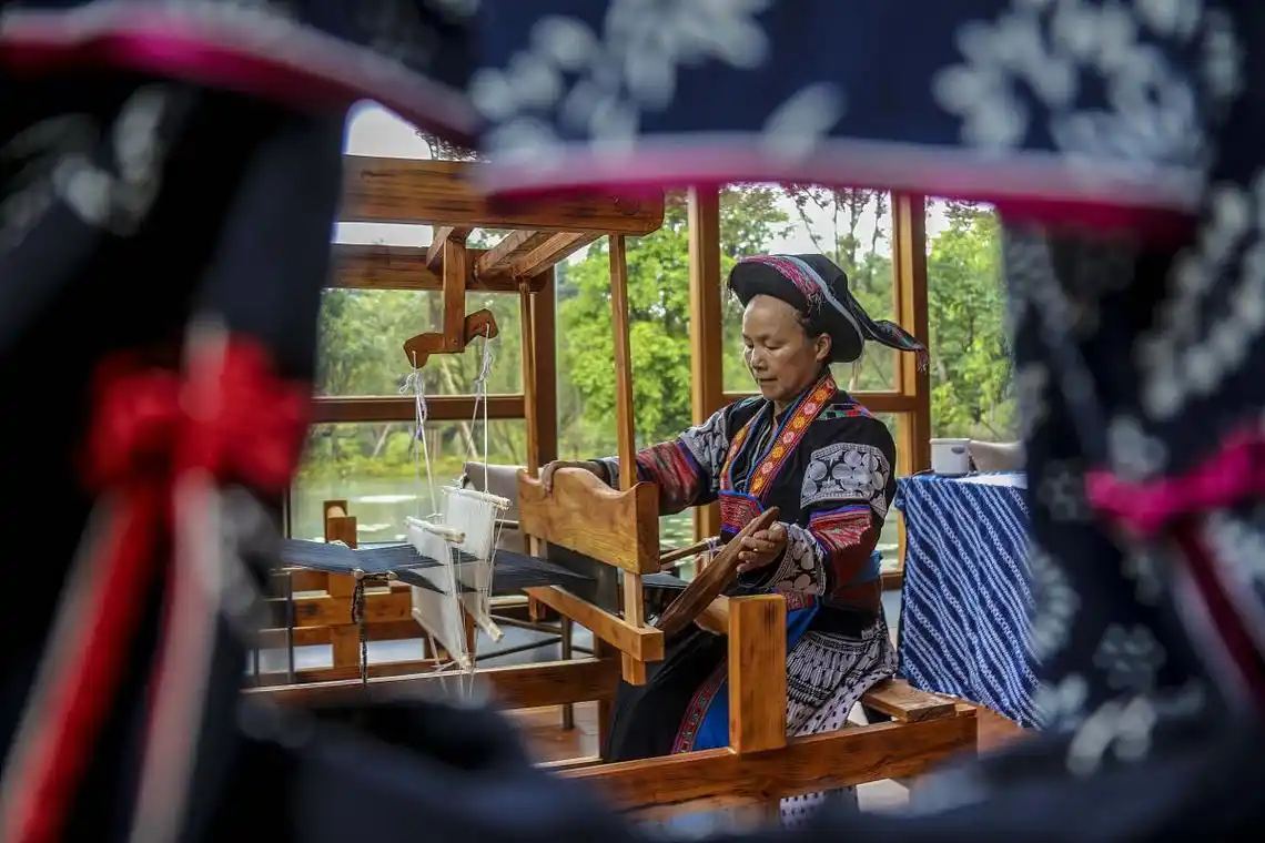 少数民族布依族民俗