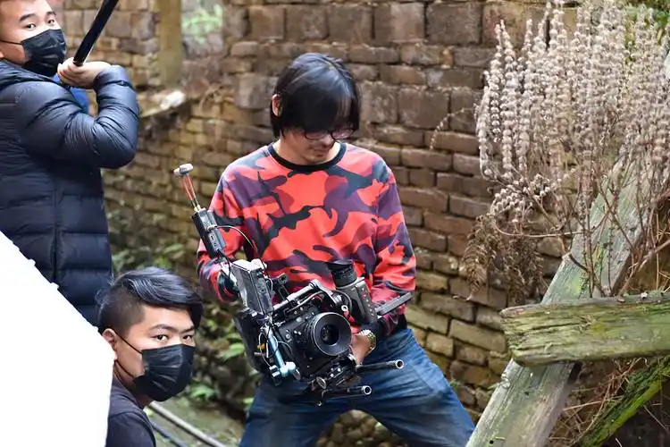 电影变异狂蟒剧组工作人员