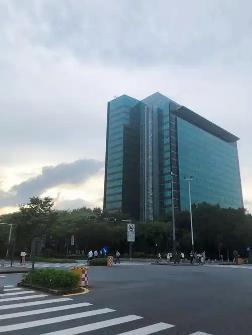 华为总部大楼没有选择,要么去,要么辞职!