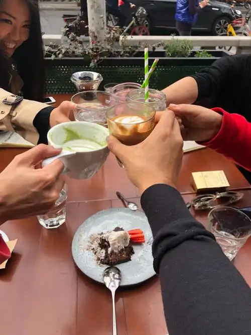 终于过了一个像样的周末,和朋友在 一起喝了下午茶,逛了街