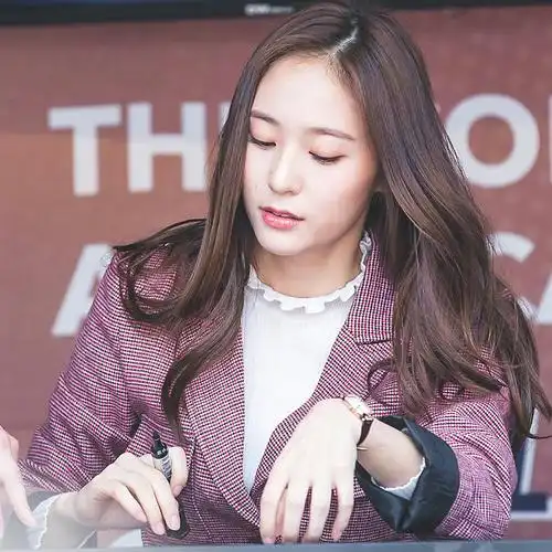 韩国女爱豆头像 f(x) 郑秀晶krystal