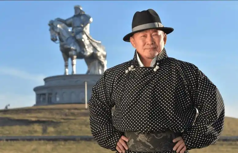 蒙古国网红前总统攻击竞争对手有中国血统自己却是俄罗斯女婿