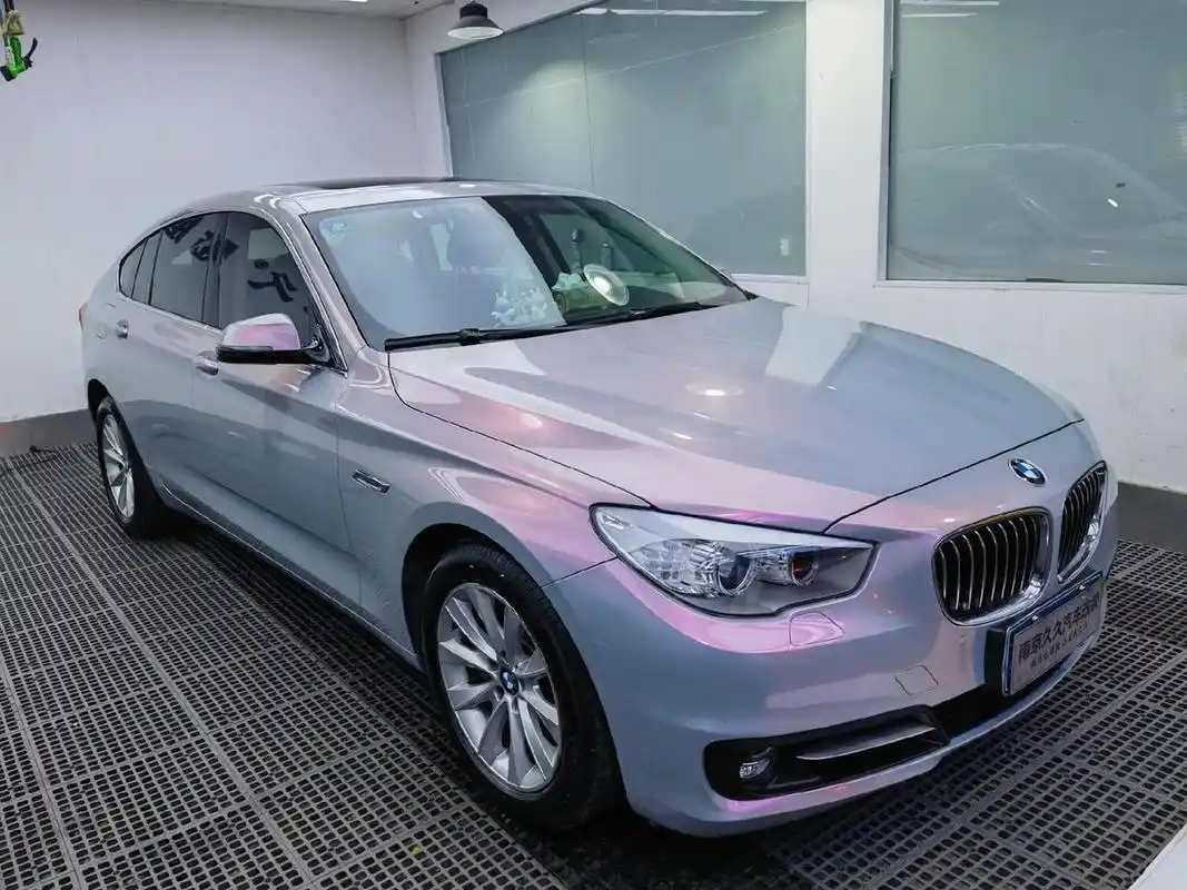 宝马适合改什么颜色?宝马5系gt,这款珊瑚火山灰贴膜改色效果如何?