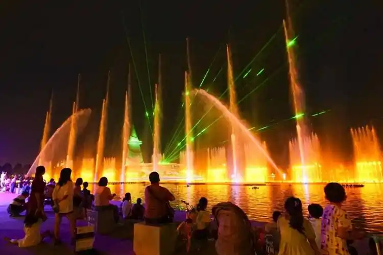 郑州绿博园音乐喷泉开放时间调整_游园_游客_朋友