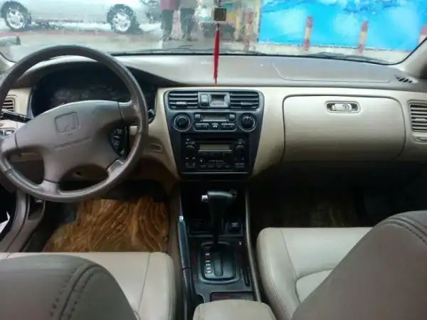 【上海】2000年10月 本田 雅阁 2.4se 3.8万