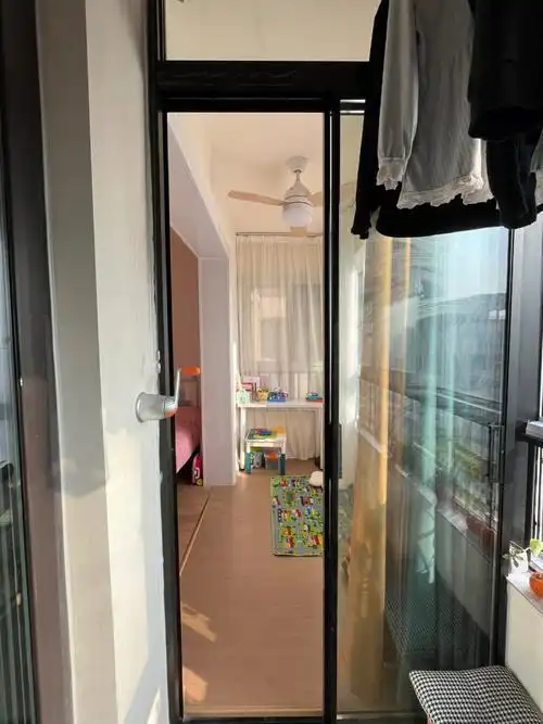 中间户双阳台隔断改造