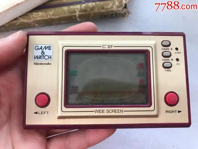 5品￥699老式游戏机品牌不详,当配件卖,手柄游