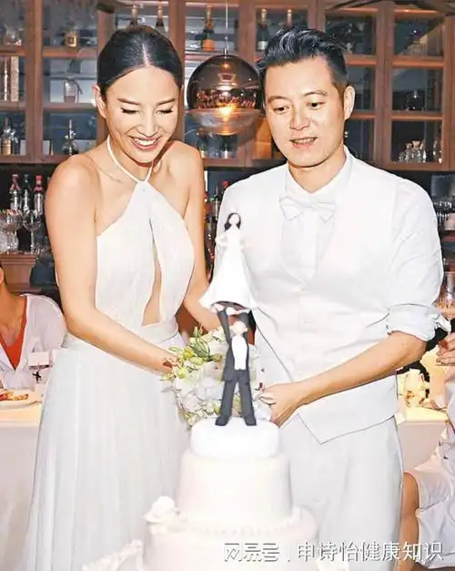 晒与老公合照直言很幸福|阿娇|阿sa|谢霆锋|容祖儿_网易订阅